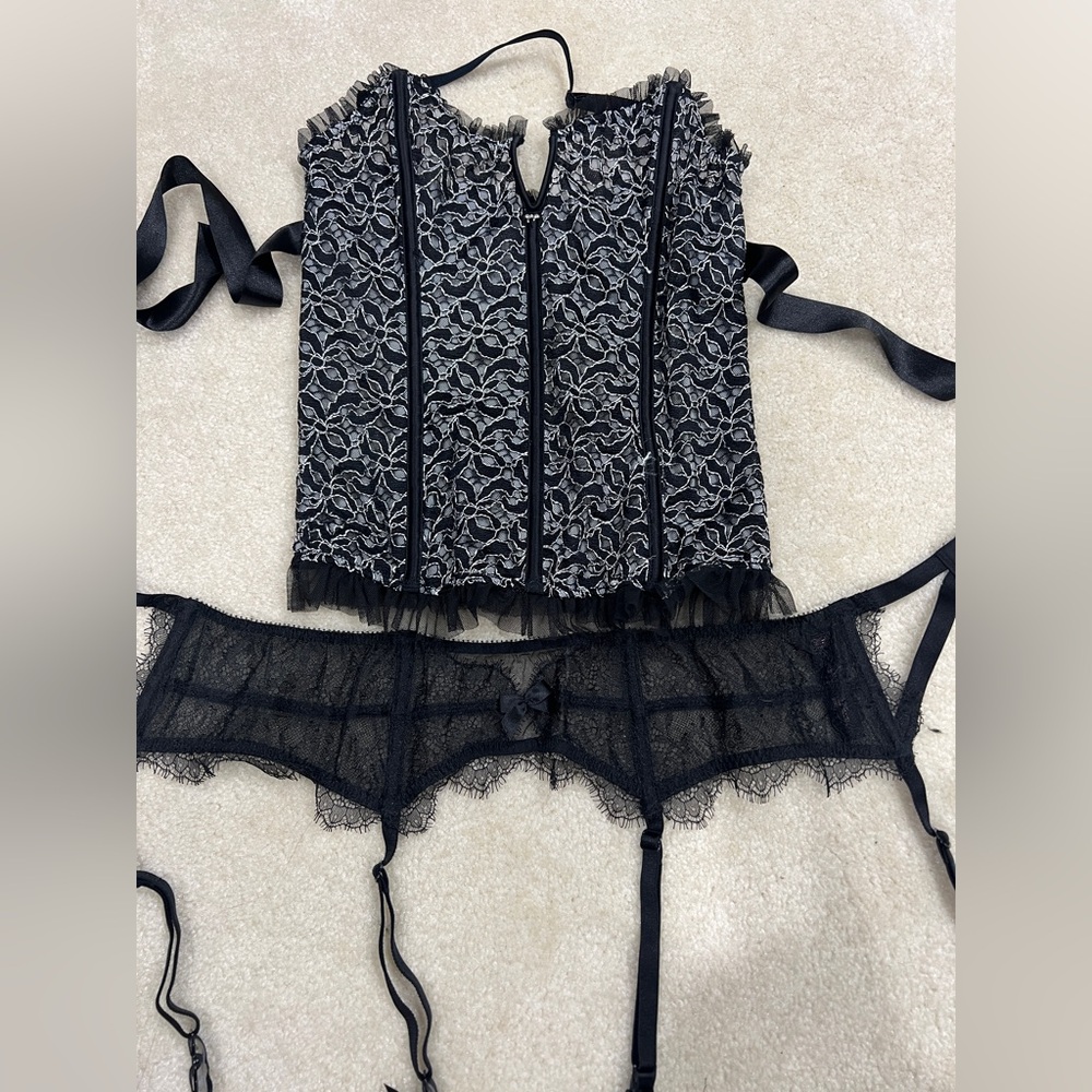 Victoria's Secret Black Lace Bustier & Garter Set